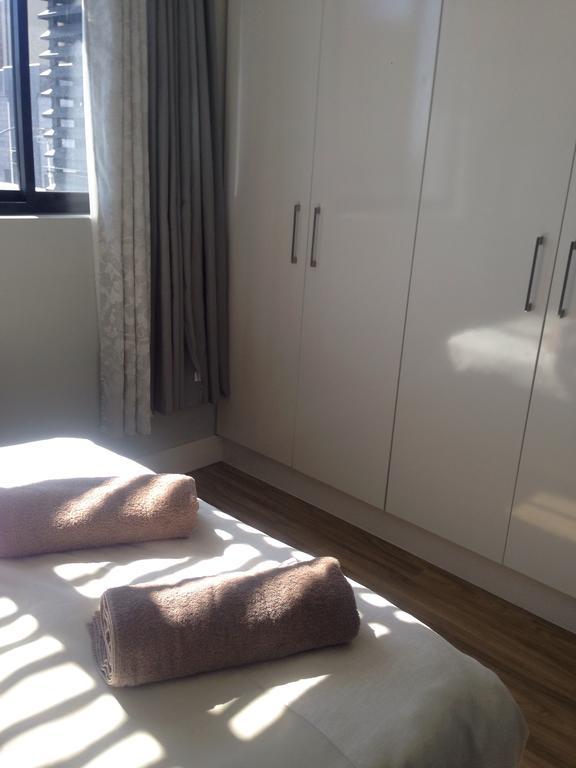 77 On Independence Self Catering Apartment Виндхук Экстерьер фото